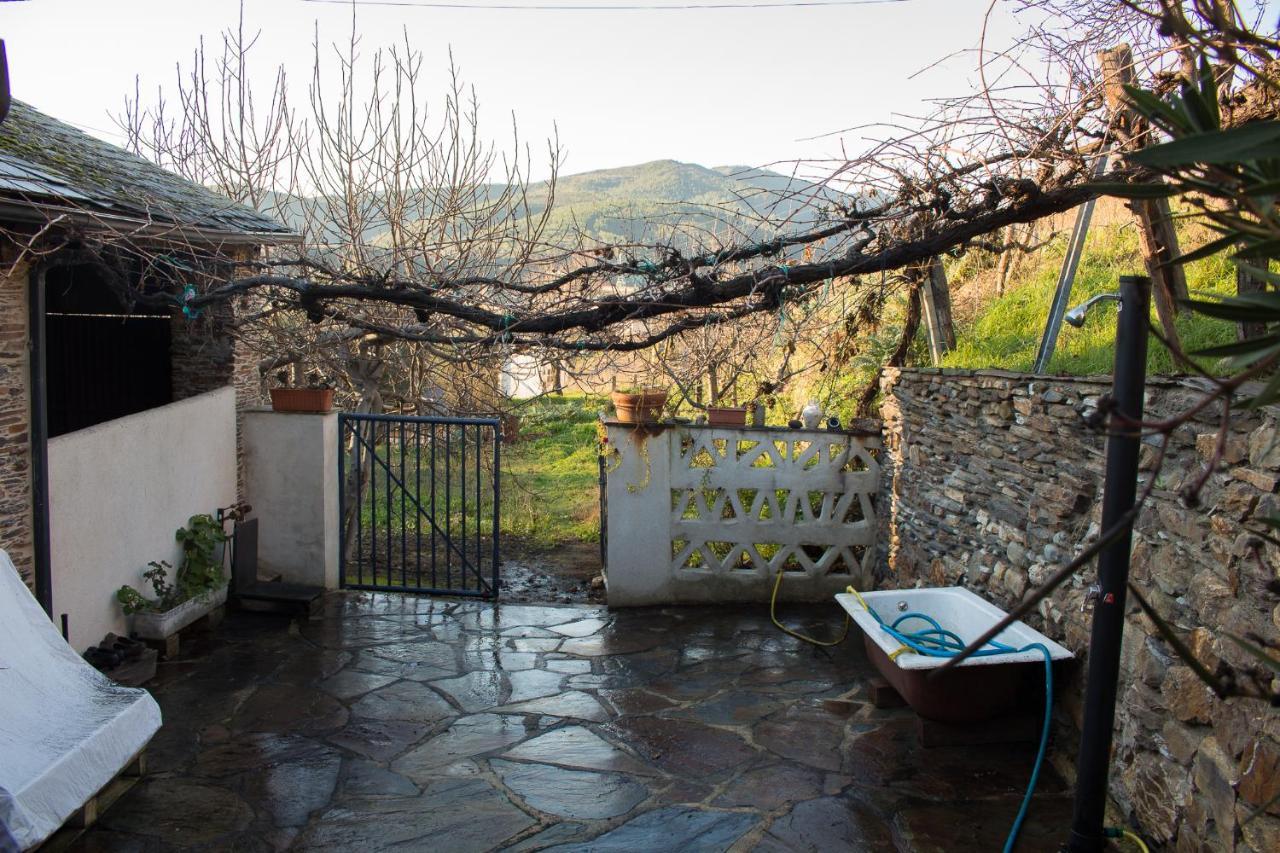 Casa Castane Guest House Puente de Domingo Florez Bagian luar foto