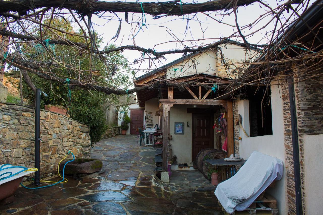 Casa Castane Guest House Puente de Domingo Florez Bagian luar foto